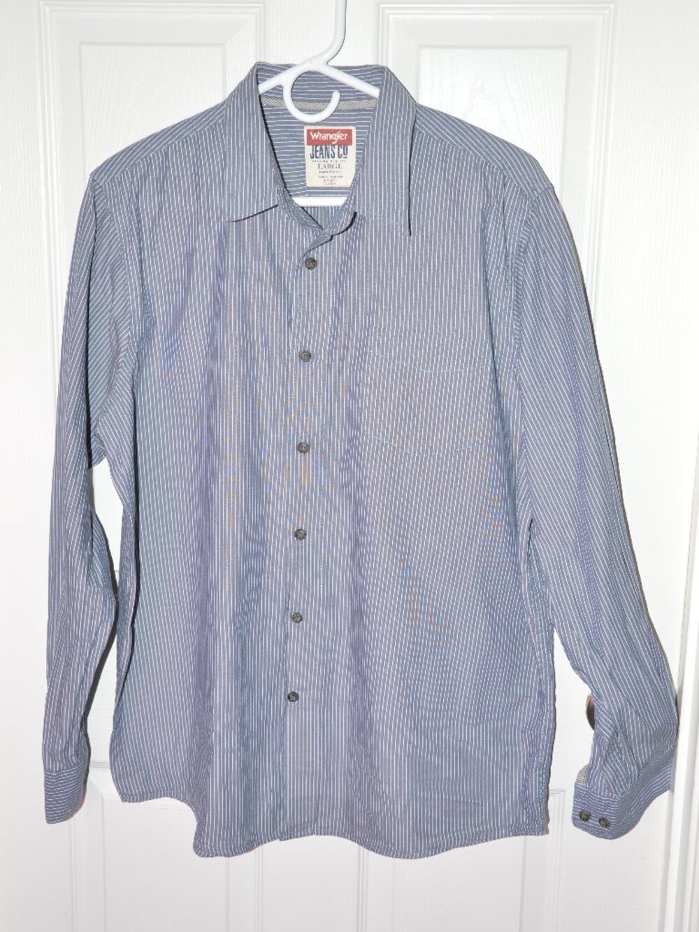 Wrangler Women's Chambray 100% Cotton Long Sleeve Button-up Boyfriend Shirt Fall